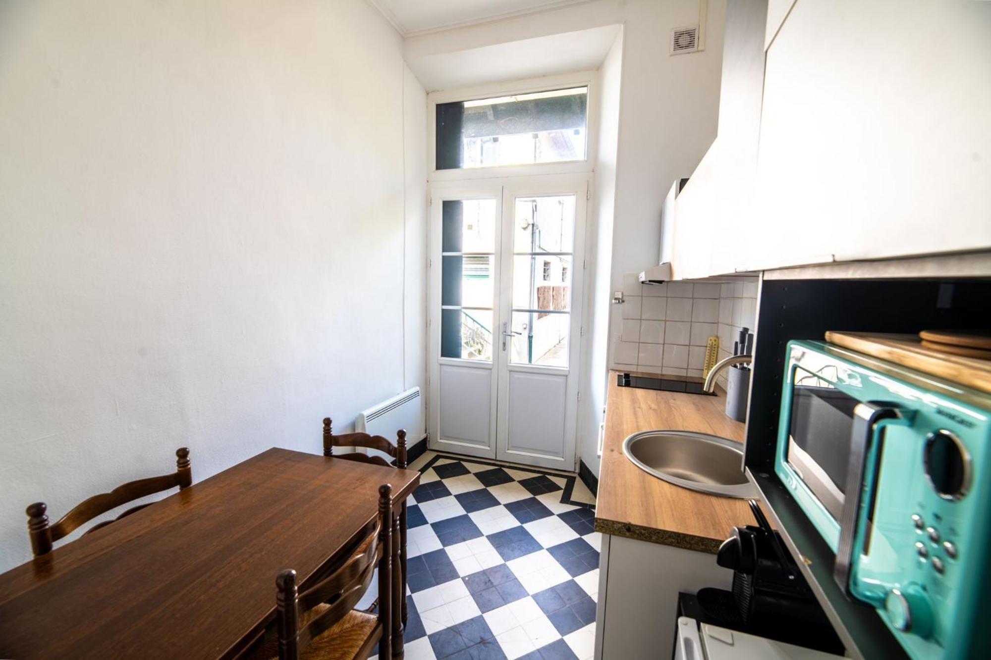 Apartment Hypercenter Flat, Secure Private Parking Fontainebleau